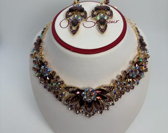 Collar babero y pendientes de cristal AB morado, collar de cristal iridiscente morado, conjunto de collar llamativo morado grande, conjunto de collar de cristal grande
