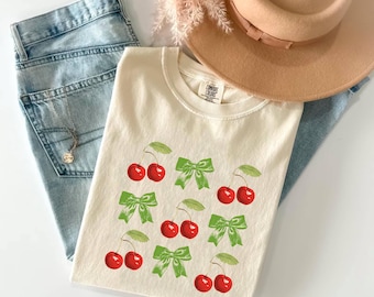 Camiseta Coquette, Coquette Cherry, Camiseta con Lazo de Cereza, Camiseta con Cerezas, Camiseta con Cinta, Estética Vintage, Camiseta con Gráfico de Lazos, Camiseta de Verano