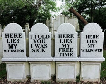 Funny Mini Tombstone Desk Décor – Halloween Gag Gift