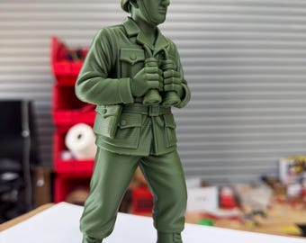Binocular Scout XL Soldier Figurine – Tall Army Man Statue