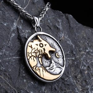 Fenrir mit Mond Halskette, Keltische Kette, Handgemachter Anhänger, Wikinger Schmuck, Wolf, heulender Wolf, nordische Mythologie, keltischer Anhänger, Wikinger Accessoires