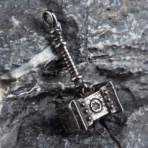 Viking Hammer Pendant, Mjolnir jewelry, Thor Hammer Necklace, Hammered Pendant, Thor&#39;s War Hammer, Mjolnir Hammer, Viking Accessories