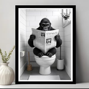 Arte de parede engraçada para banheiro com gorila – Decoração de animal para impressão em preto e branco – Humor de banheiro para banheiro de hóspedes – Download instantâneo
