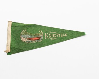 Vintage Speedboat Knoxville Tennessee Souvenir Felt Pennant