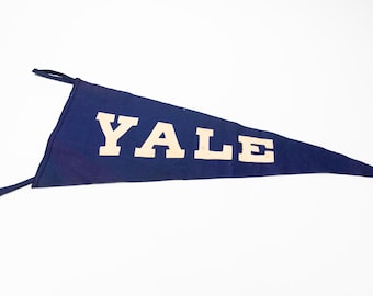 1950's Vintage Yale Bulldogs Ivy League College University Pennant