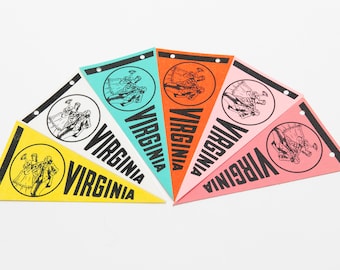 Vintage Virginia Colonial Couple Souvenir Felt Mini Pennants