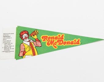 Vintage 1980 McDonald&#39;s Ronald McDonald Souvenir Mini Pennant