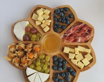 Handgemaakte houten serveerschaal – bloemvorm – 35 cm