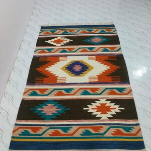 Handwoven Kilim Wool Rug: Boho Geometric Indian Design