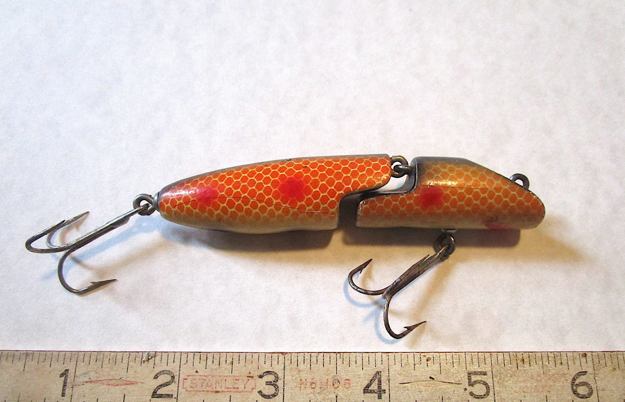 LR49 old WOODEN Makinen (MI) “Merry Widow” vintage fishing tackle fishing  lure! EX shape- great color- orange scale/goldfish? Early one!