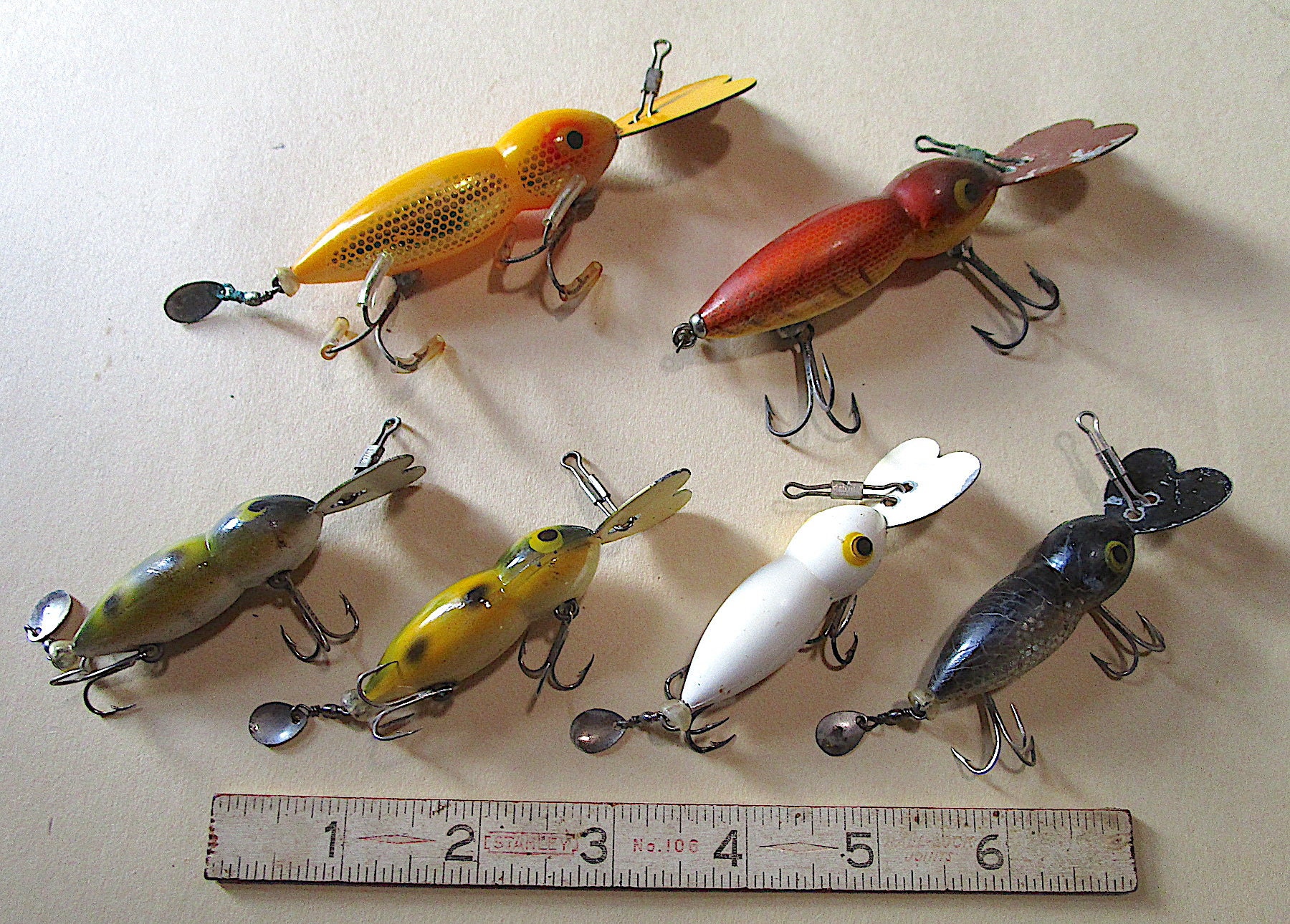 BR147 SIX Old Vintage Whopper Stopper Hellbender Fishing Lures Great  Colors, Nice Shape Fish 'em or Collect 'em -  Canada