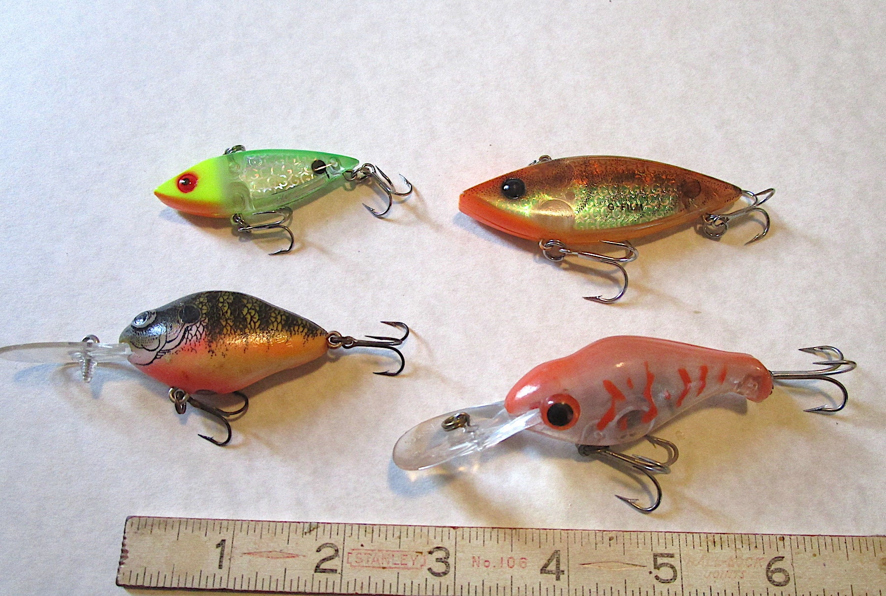BG51 Lot of 4 Interesting Old Fishing Tackle Lures Vintage Tough to Find  These Fish em or Collect em 
