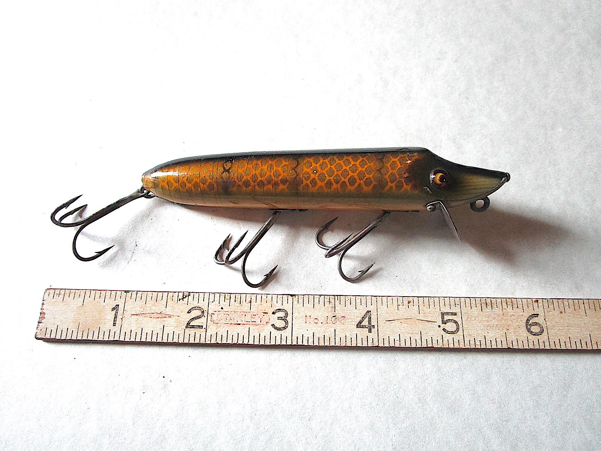 HEDDON MUSKY VAMP 8インチ R/W Heddon Musky Vamp Lure - Fin & Flame
