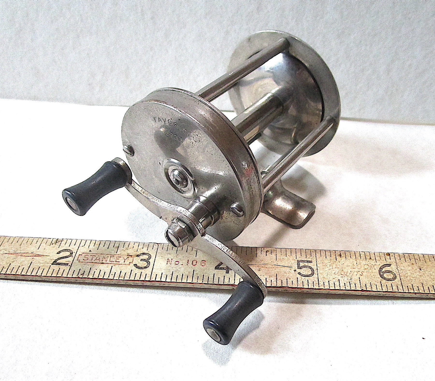 AW248 Vintage Shakespeare favorite VERY Old Fishing Reel EX Condition  Almost a screamer Great Old-time Tackle Classic 