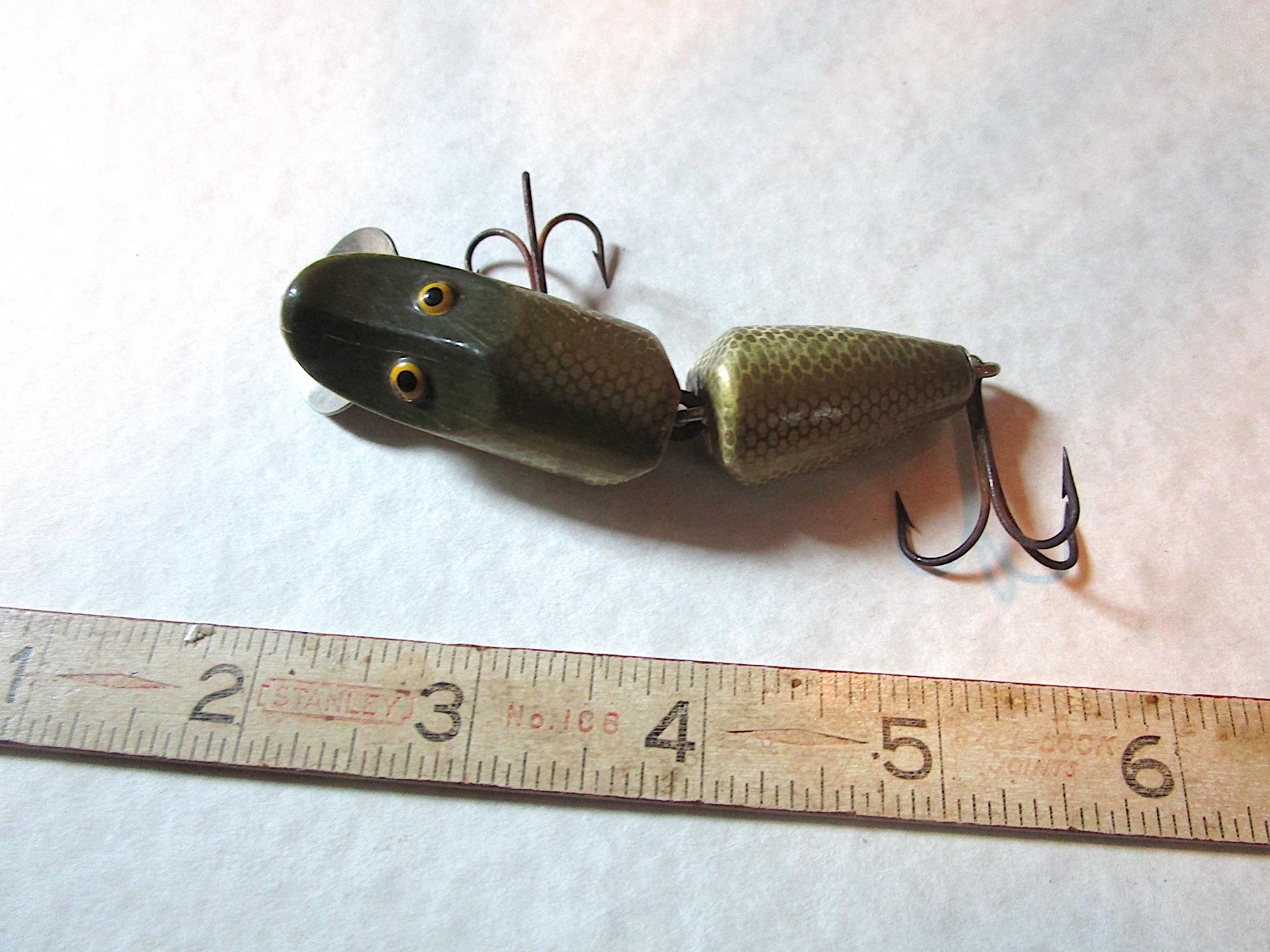 AW364 Vintage Paw Paw #9300J Old Fishing Tackle Box Lure. A WOODEN