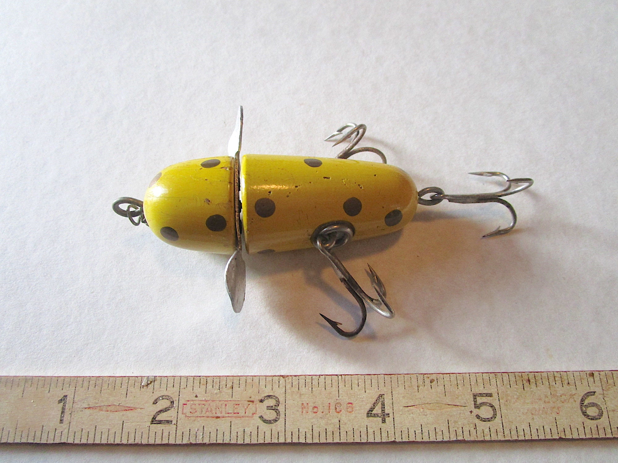 AW284 Early Pfleuger Globe Old Wood Fishing Tackle Lure 100 Years