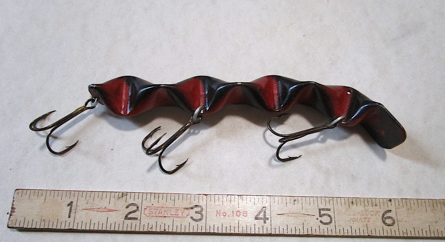 REDUCED Was 48 F182 Old centipede Style Vintage Metal Fish Lure NOT Twisted  Maker Unknown Uniquewell Made, Very Nice -  Finland