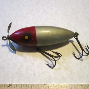 VINTAGE GREEN RUBBER Frog Fishing Lure Antique Collectible Fishing Bait 