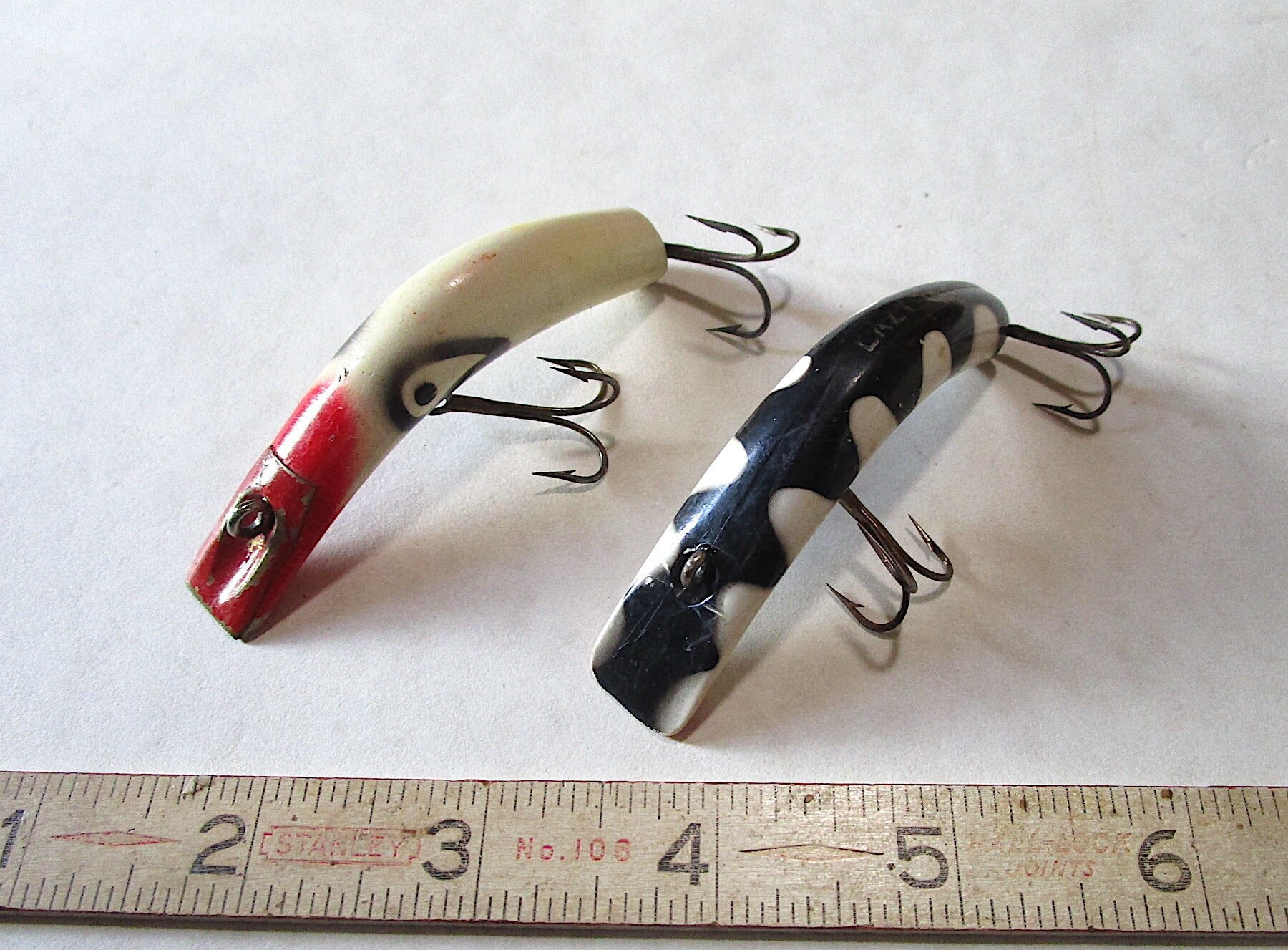 AW196 Pair Old Lazy Ike Vintage Fishing Lures Nice Comparison Duo