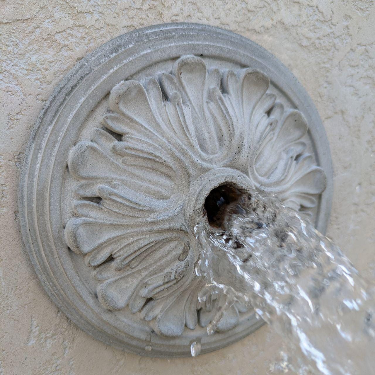 Concrete water spout rosette 6.5" Pool water feature Wall fountain emitter Water spitter cement