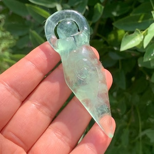 2.8''+ Natural fluorite  ,quartz crystal,hand carved,Crystal Dancing Girl Pendant skull,Home Decoration Crystal Gifts 1pc
