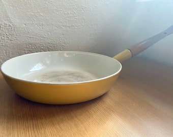 Vintage Yellow Descoware Frying Pan with Original Handle - Cast Iron - Enameled - Butter Yellow - Made in Belgium