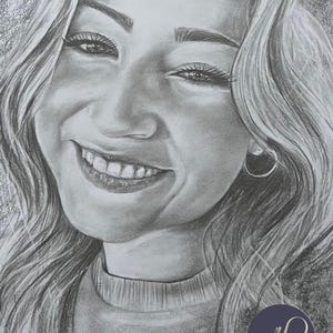Custom Pencil Portrait from Photo | Realistic Hand-Drawn Art | Personalized Gift | Framed Portrait | Graphite Drawing | Memory Keepsake