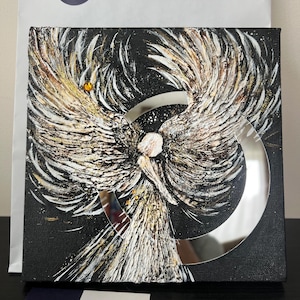 Cuadro texturizado de ángel de la guarda, arte en blanco y negro con cristales y espejo, 20 x 20 cm, listo para colgar. Regalo para ahijado.