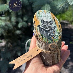 Hand-Painted Raccoon on Wood – Rustic Log Art – Personalized Tag – Mini Forest Gift – Eco Decor – Meaviart Original – Free Shipping