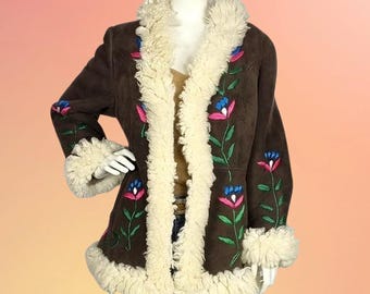 Vintage Bestickter Wildleder Penny Lane Mantel - Lammfellbesatz