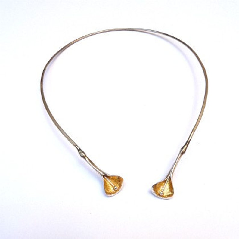 Two medium Calla-Lilies torque necklace with gold leaf by CARLOS TELLECHEA