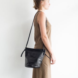 Black leather bucket bag. black leather tote with zipper. bucket bag. leather cross body bag. hobo bag. in stock. . Sale