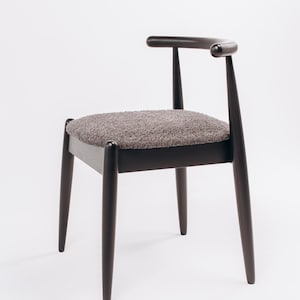 Chaises de salle à manger en chêne massif faites main de style scandinave, tissu de qualité supérieure. Chaises en bois pour le salon et la cuisine.