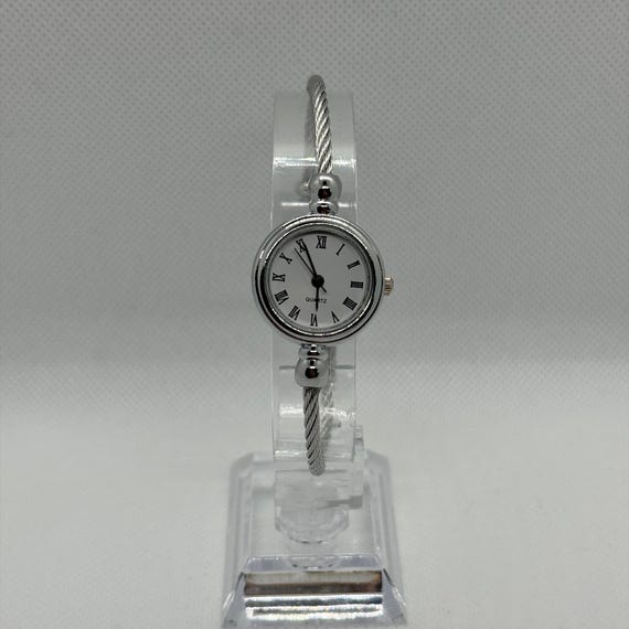 Silver Bangle Watch for Women – Vintage Minimalist Style  display picture 2