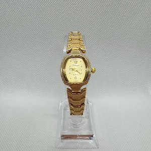 Vintage Gold Women display picture 3