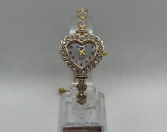 Montre bracelet cœur femme dorée, bijou montre romantique strass scintillants, quartz élégant cadeau vintage chic ajustable