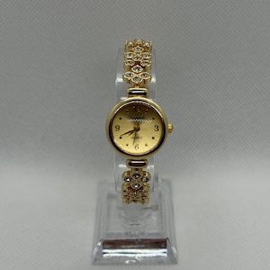 Vintage gold bracelet watch for women, minimalist gold dial, floral crystal strap, elegant retro jewelry