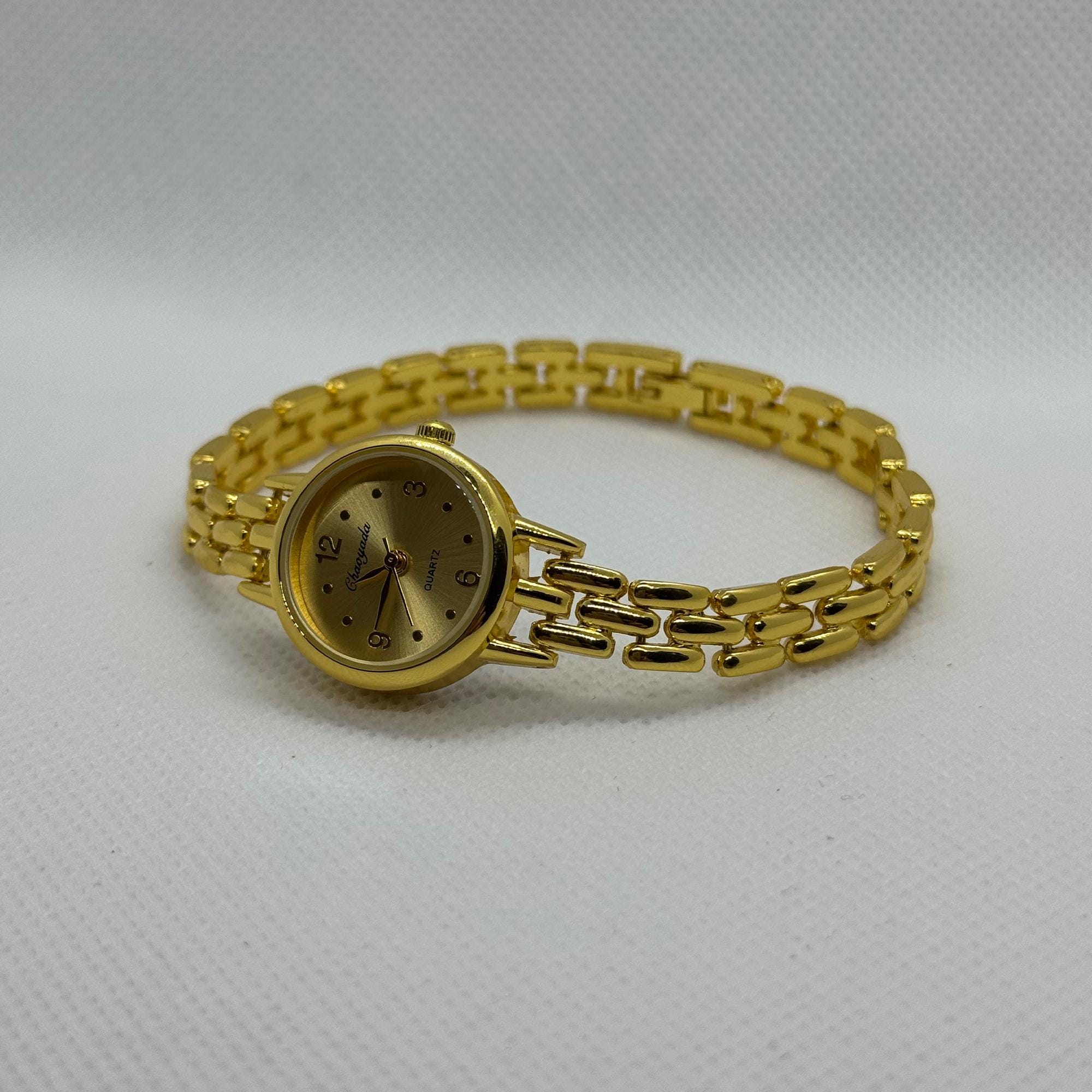 Vintage Gold Women display picture 1
