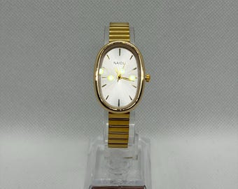Gold Women’s Watch – Elegant Oval Quartz Watch – Metal Bracelet – Minimalist Chic Jewelry – Modern Gift Idea – Stainless Steel