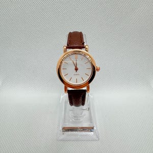 Women&#39;s faux leather watch, brown wristwatch, minimalist quartz watch, elegant retro jewelry, chic women&#39;s gift, vintage watch