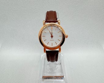 Women's faux leather watch, brown strap watch, minimalist quartz watch, elegant retro jewelry, chic gift for women, vintage watch