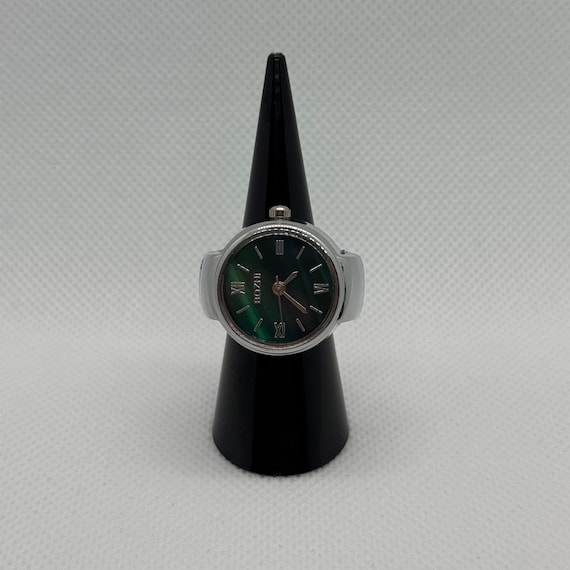 Bague montre argentée femme, cadran vert nacré chiffres romains, montre doigt rétro quartz élégante ajustable vintage, idée cadeau