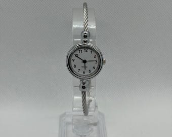 Vintage silverarmbandsklocka för kvinnor, minimalistisk rostfri stålklocka i manschettstil, elegant retro kvartsgåva, vintagesmycken