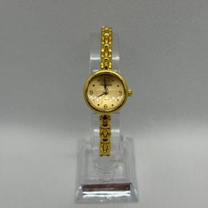 Vintage gold bracelet watch for women – Small round dial, elegant retro slim band
