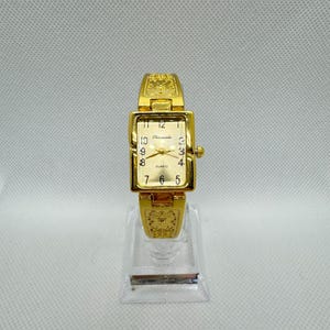Vintage rectangular women&#39;s gold wristwatch, elegant quartz watch with engraved bracelet, retro jewelry original gift