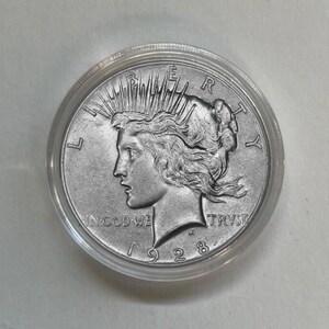 1928 Peace Dollar - Commemorative Coin