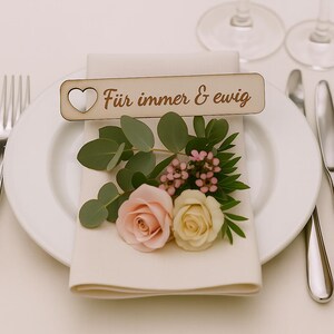 Houten hangers voor cadeaus of bloemen