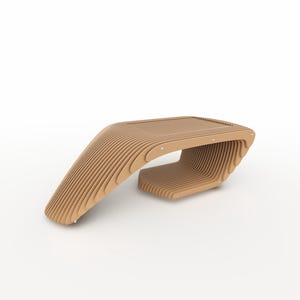 Puede incluir: Una mesa de centro de madera curvada y moderna con un diseño único. La mesa presenta una superficie de listones y una base abierta distintiva. La imagen también incluye el texto "RENITY HOUSE PLANS" e iconos para archivos DXF y PDF.