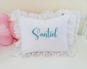 Cuscino con volant in lino personalizzato: cuscino con nome ricamato personalizzato