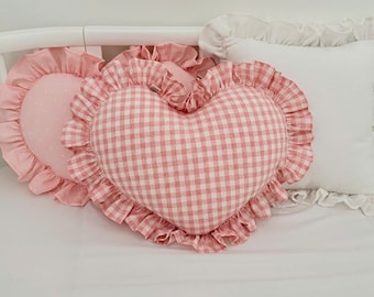 カスタムフリルハートクッションかわいいスローピロースキャッター